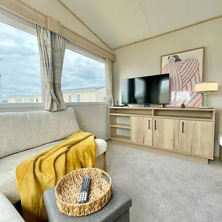 Trecco Bay Caravan Cosy Coastal Retreat Porthcawl Exterior photo