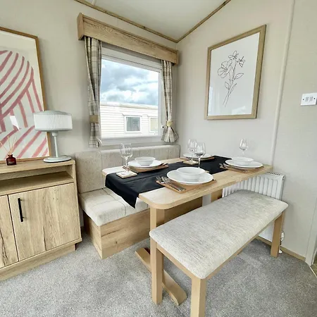 Trecco Bay Caravan Cosy Coastal Retreat Porthcawl Exterior photo